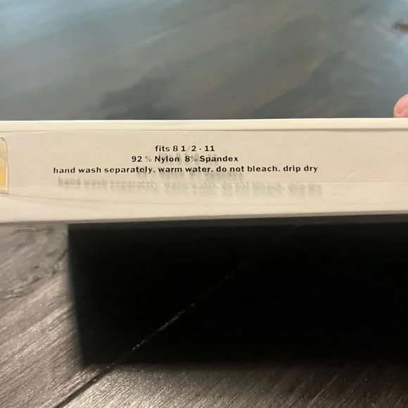 Hot Sox Sheer Knee Highs multicolor pack, Size 8 1/2-11. Brand New. - Picture 7 of 8